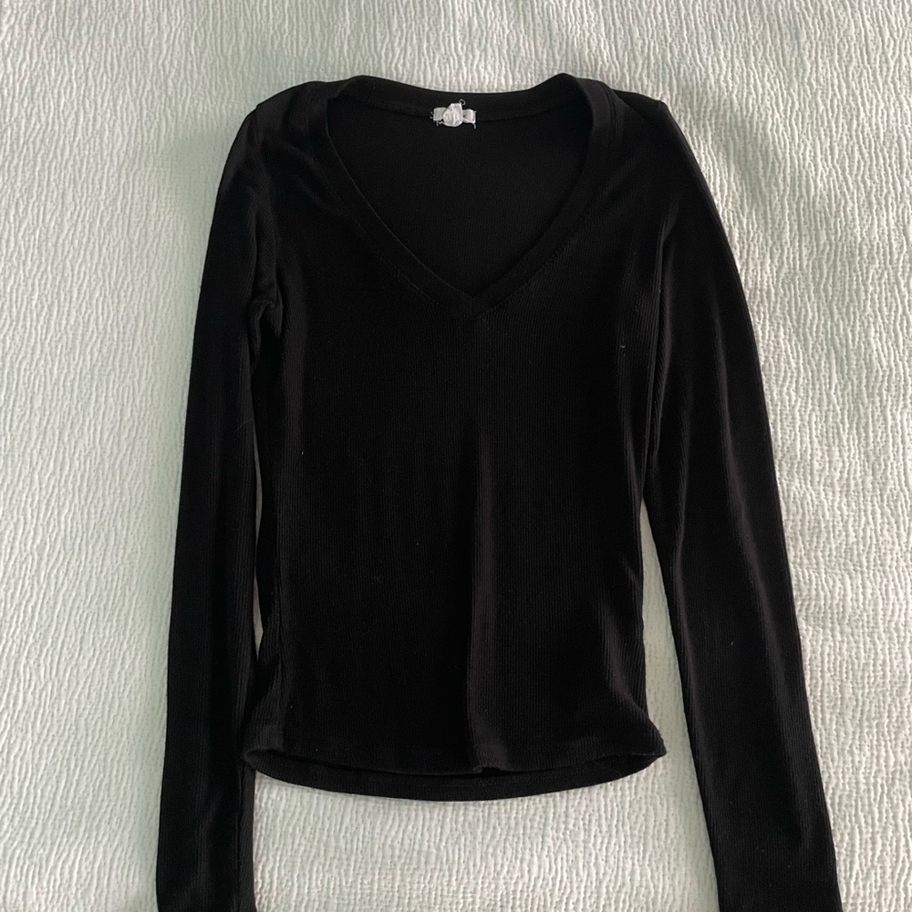 Black V-Neck Long Sleeve Top